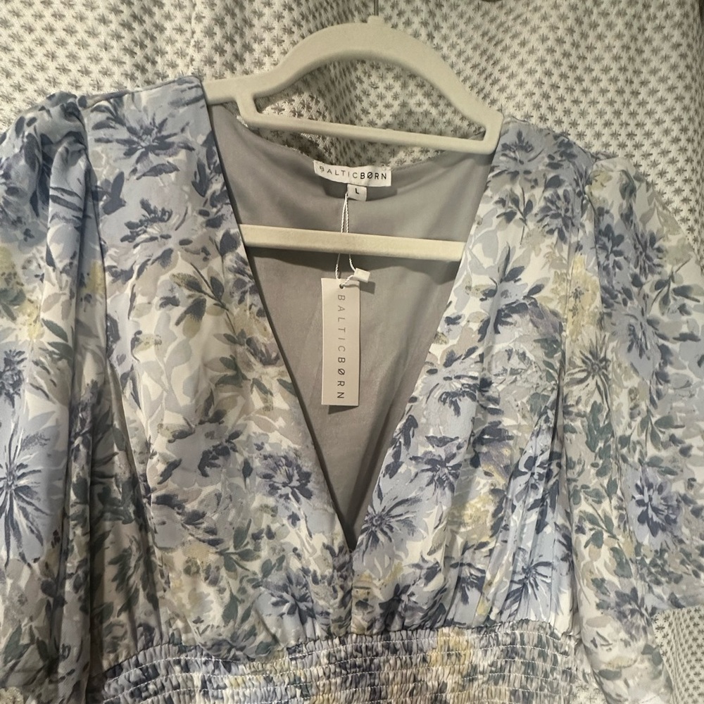 Baltic born blue/yellow floral maxi dress!💙💛